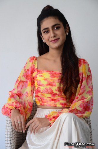 Priya-Prakash-Warrier-3