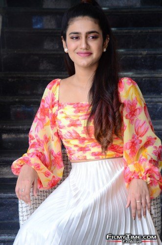 Priya-Prakash-Warrier-4