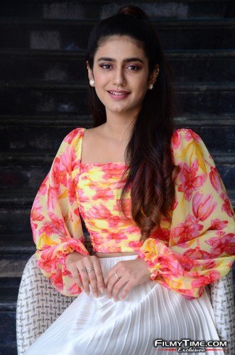 Priya-Prakash-Warrier-5
