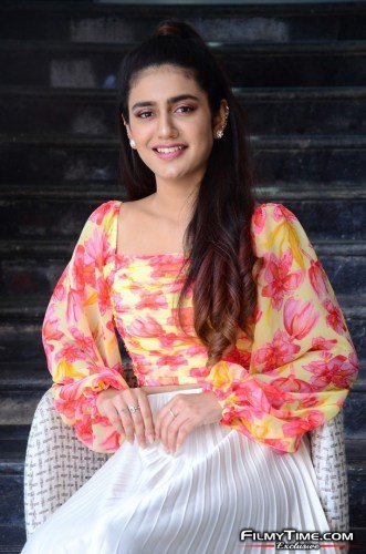 Priya-Prakash-Warrier-7