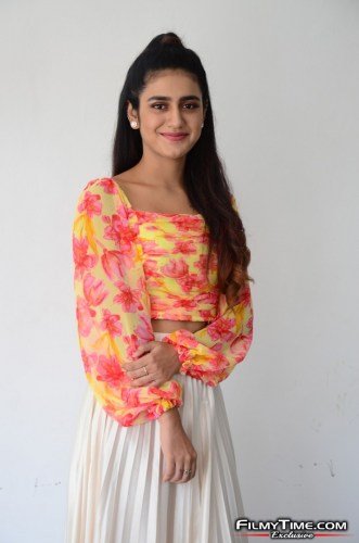 Priya-Prakash-Warrier-8
