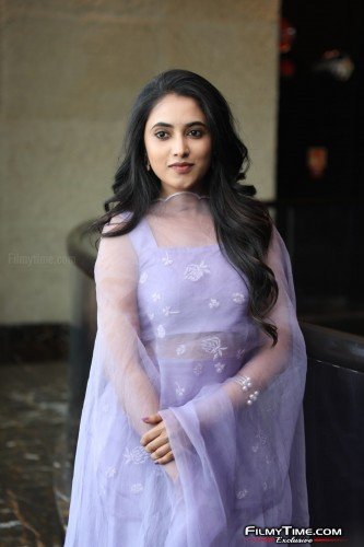 Priyanka-Arul-Mohan-Photos-13