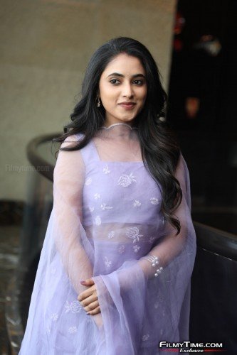 Priyanka-Arul-Mohan-Photos-18