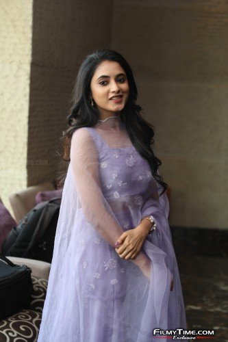 Priyanka-Arul-Mohan-Photos-35