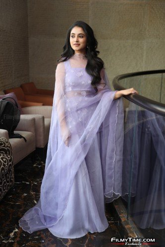 Priyanka-Arul-Mohan-Photos-36