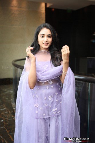 Priyanka-Arul-Mohan-Photos-4