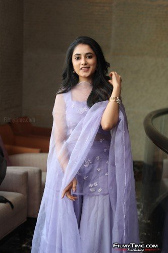 Priyanka-Arul-Mohan-Photos-41