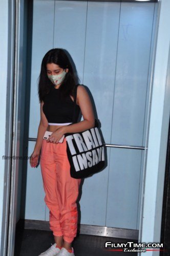 Raashi-Khanna-At-Gym-In-Hyderabad-4