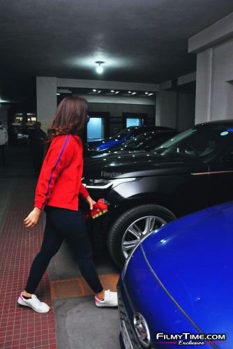 raashi-khanna-gym-pics-1apr21-15