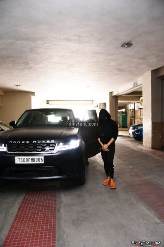 Rashmika-Mandanna-Snapped-At-Gym-in-Hyderabad-10