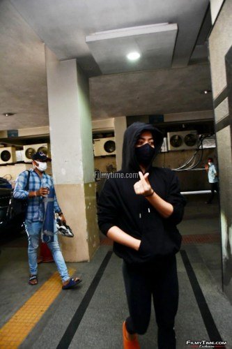 Rashmika-Mandanna-Snapped-At-Gym-in-Hyderabad-11