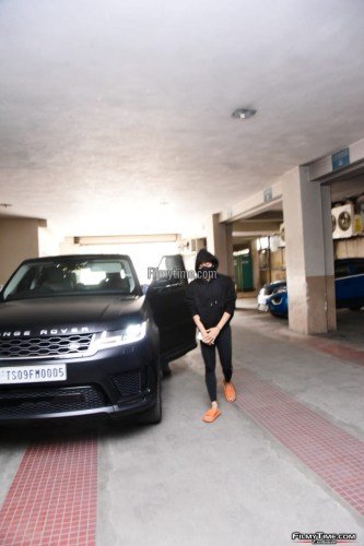 Rashmika-Mandanna-Snapped-At-Gym-in-Hyderabad-9