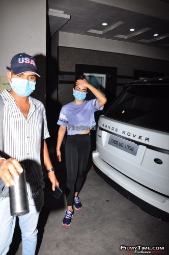 Rashmika-mandanna-snapped-at-Gym-5