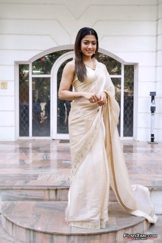 rashmika-pushpa-int-106