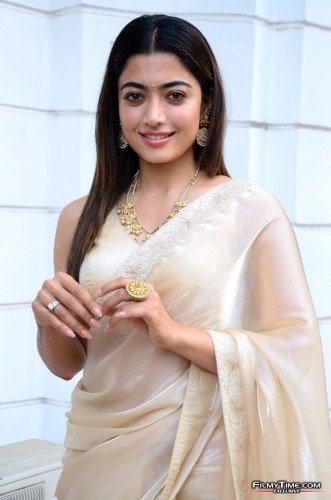 rashmika-pushpa-int-37