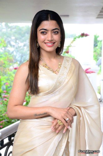 rashmika-pushpa-int-54