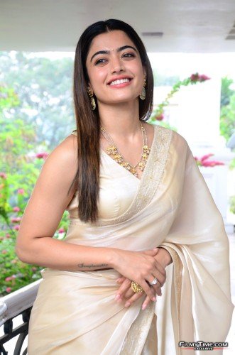 rashmika-pushpa-int-56