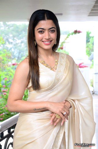 rashmika-pushpa-int-57