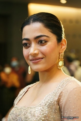 Rashmika-16
