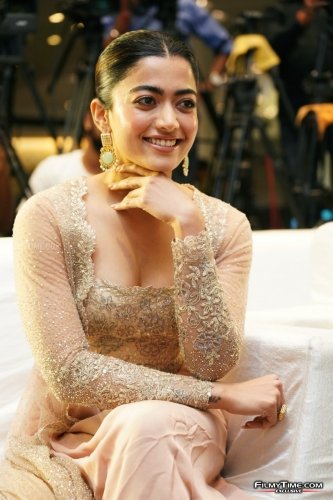 Rashmika-32