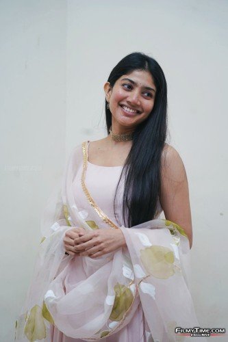 saipallavi-ssr-prerelease-12