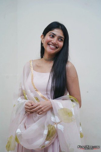 saipallavi-ssr-prerelease-13