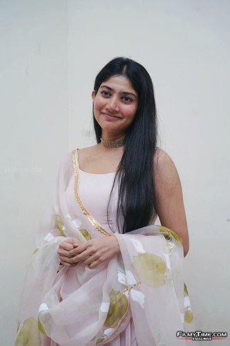 saipallavi-ssr-prerelease-16