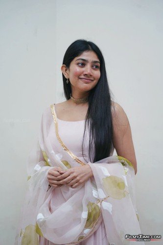 saipallavi-ssr-prerelease-17