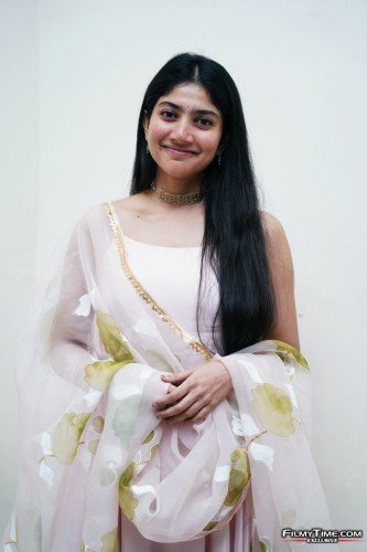 saipallavi-ssr-prerelease-19