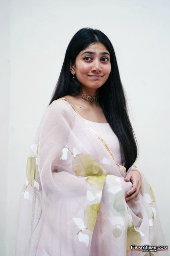 saipallavi-ssr-prerelease-24
