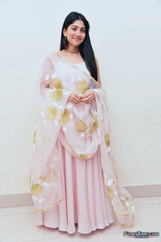 saipallavi-ssr-prerelease-27