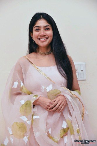 saipallavi-ssr-prerelease-30