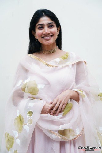 saipallavi-ssr-prerelease-6
