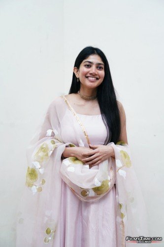 saipallavi-ssr-prerelease-8