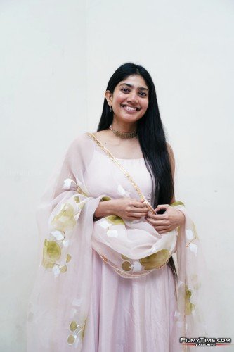 saipallavi-ssr-prerelease-9