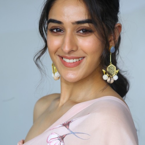 Sakshi-Vaidya-pics-16