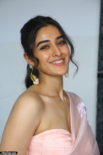 Sakshi-Vaidya-pics-11