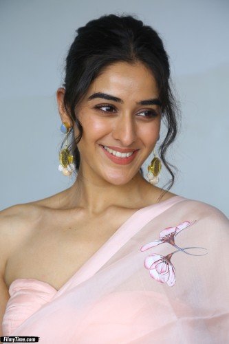 Sakshi-Vaidya-pics-14