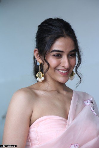 Sakshi-Vaidya-pics-17