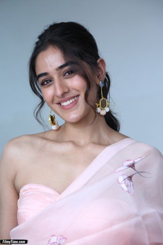 Sakshi-Vaidya-pics-18