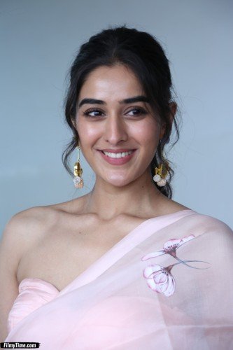 Sakshi-Vaidya-pics-19