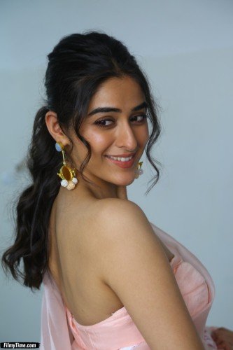 Sakshi-Vaidya-pics-2