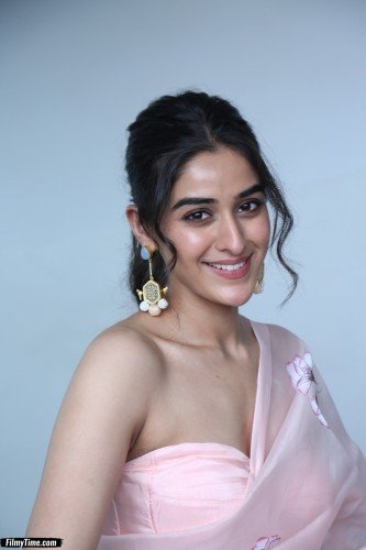 Sakshi-Vaidya-pics-21