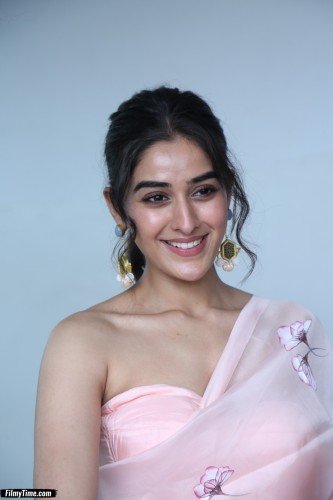 Sakshi-Vaidya-pics-23