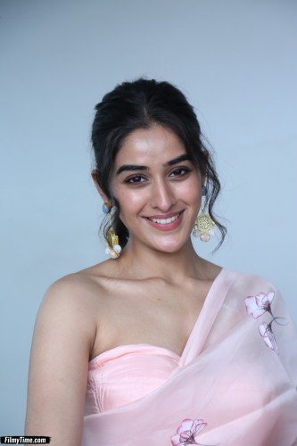 Sakshi-Vaidya-pics-24