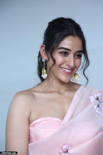Sakshi-Vaidya-pics-26