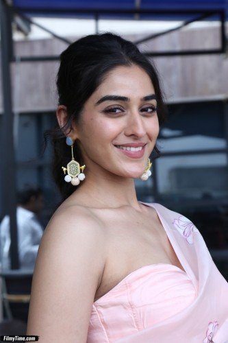 Sakshi-Vaidya-pics-27