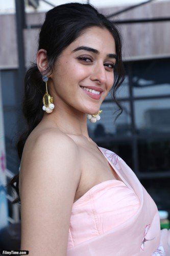 Sakshi-Vaidya-pics-28