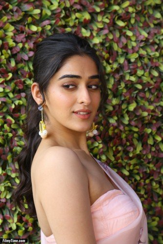 Sakshi-Vaidya-pics-36