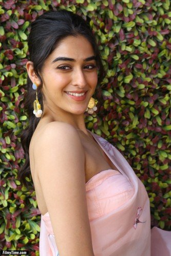 Sakshi-Vaidya-pics-37